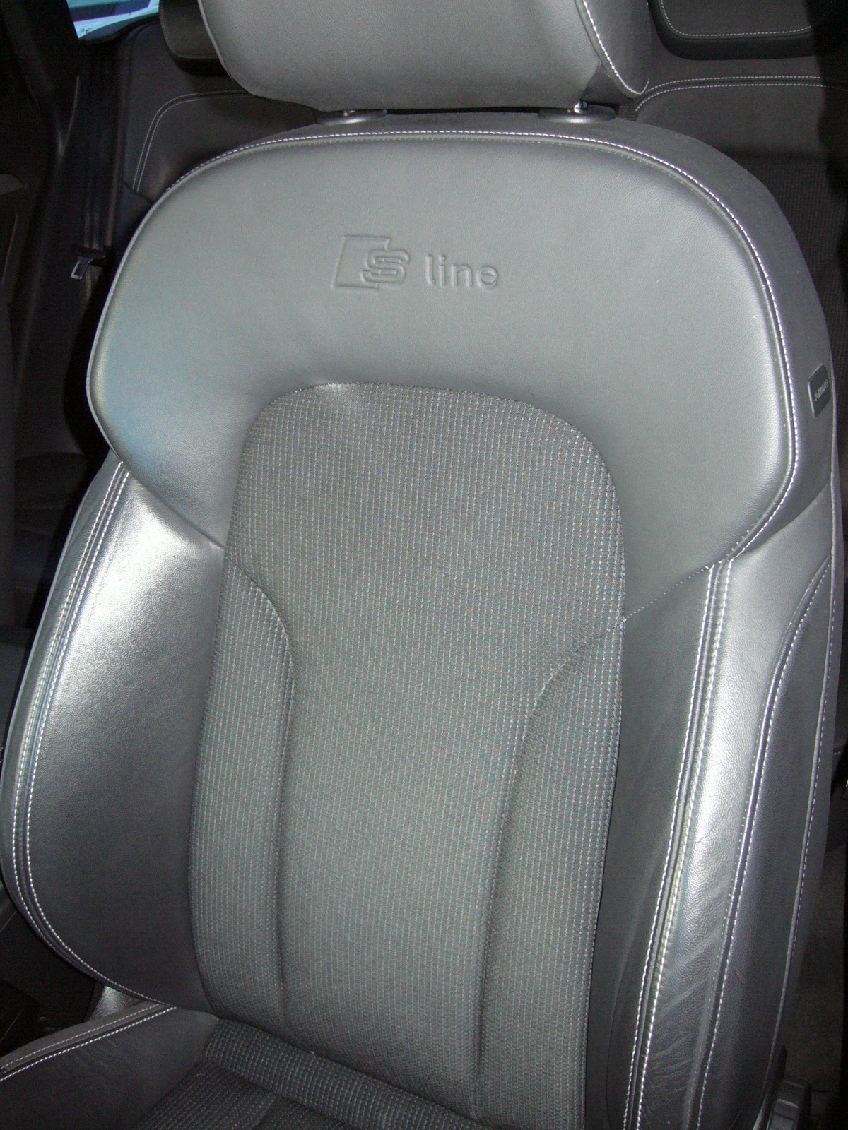 AUDI Q5 2.0 TFSI quattro-image-13