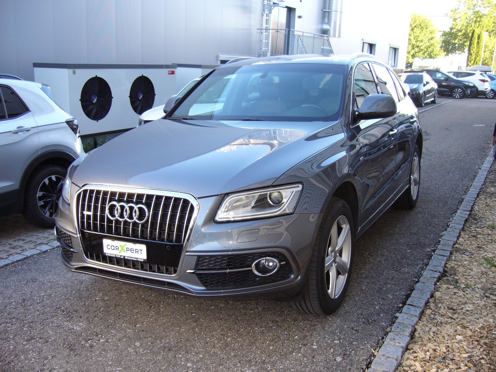 AUDI Q5 2.0 TFSI quattro-image-1