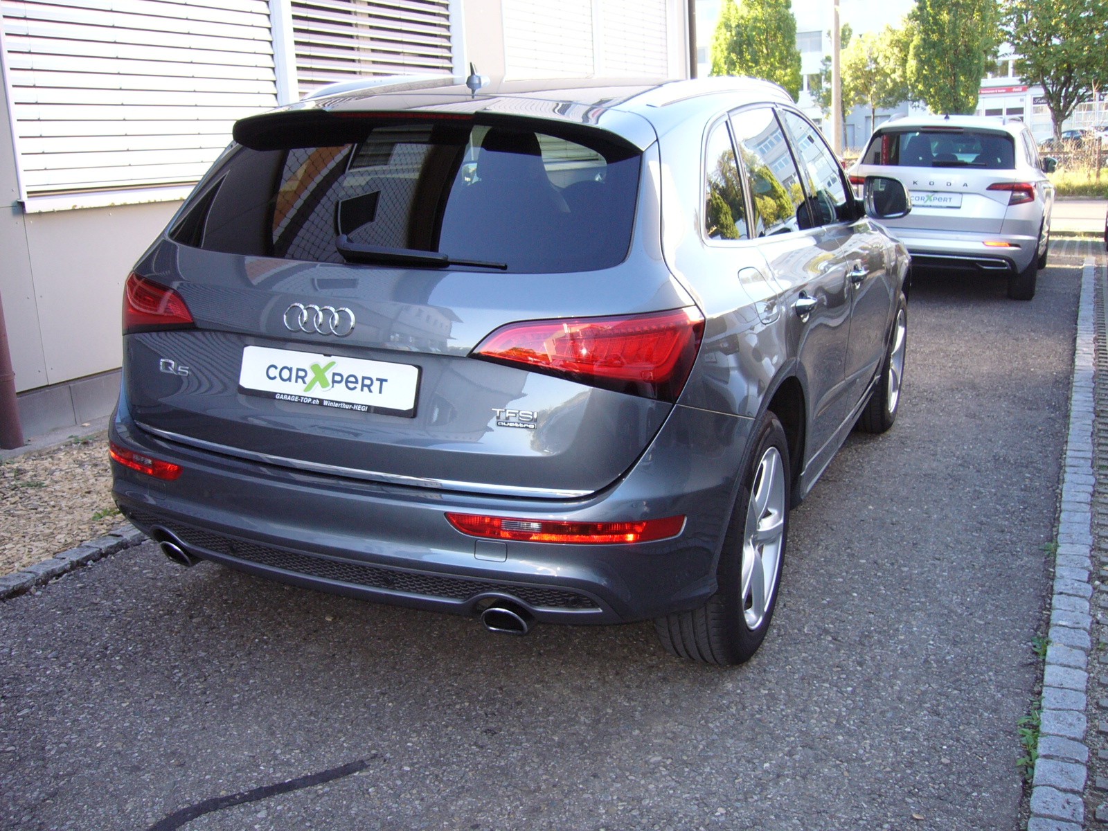 AUDI Q5 2.0 TFSI quattro-image-2