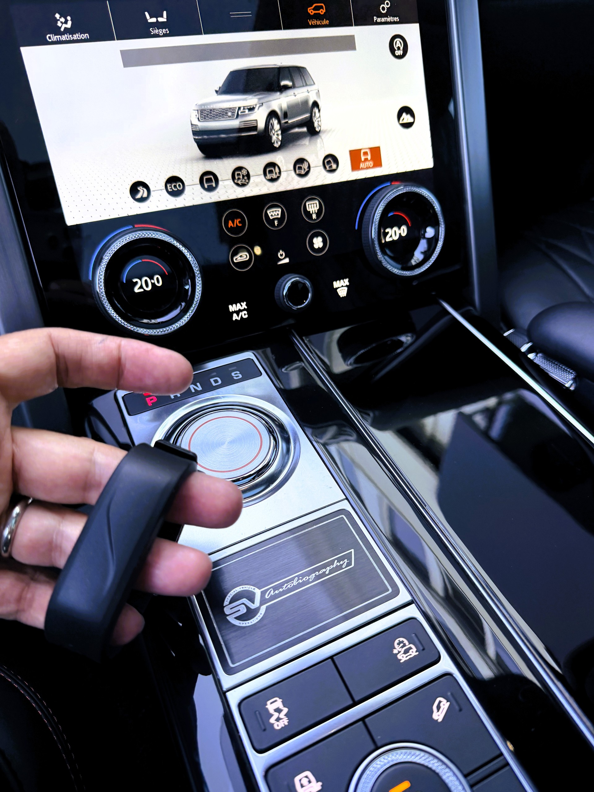 LAND ROVER Range Rover 5.0 V8 S/C SV AB Dynamic Automatic-image-25