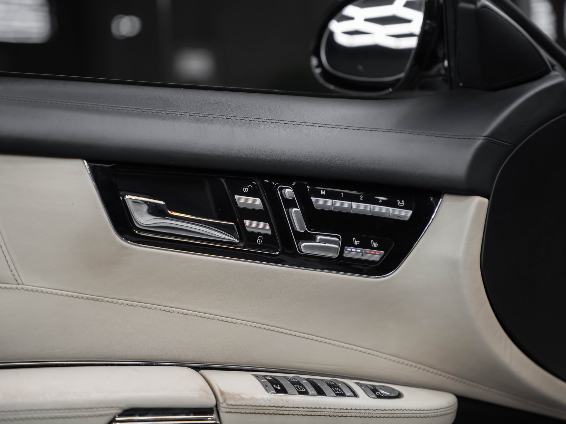 MERCEDES-BENZ CL 63 AMG 7G-Tronic-image-27