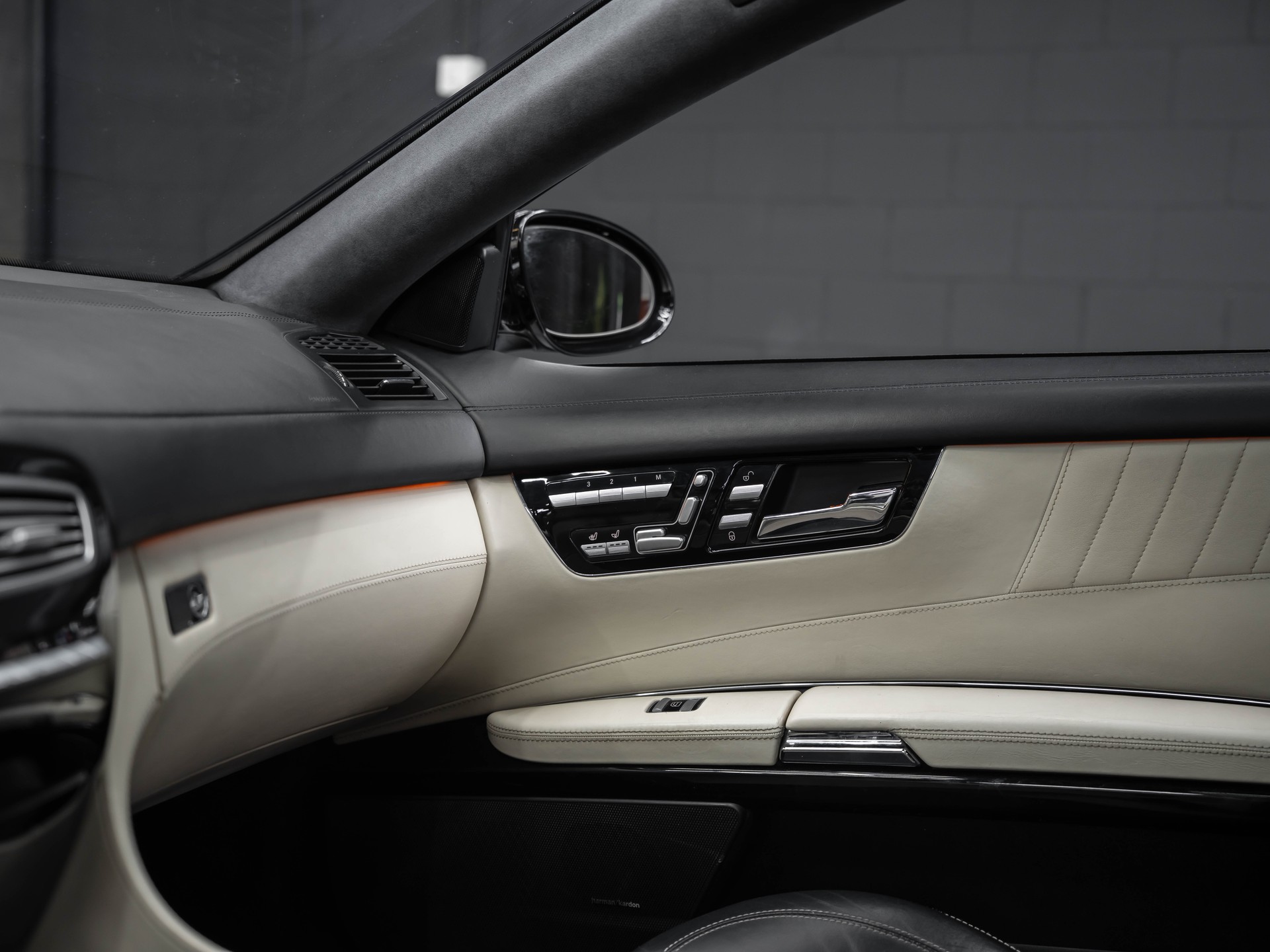 MERCEDES-BENZ CL 63 AMG 7G-Tronic-image-29