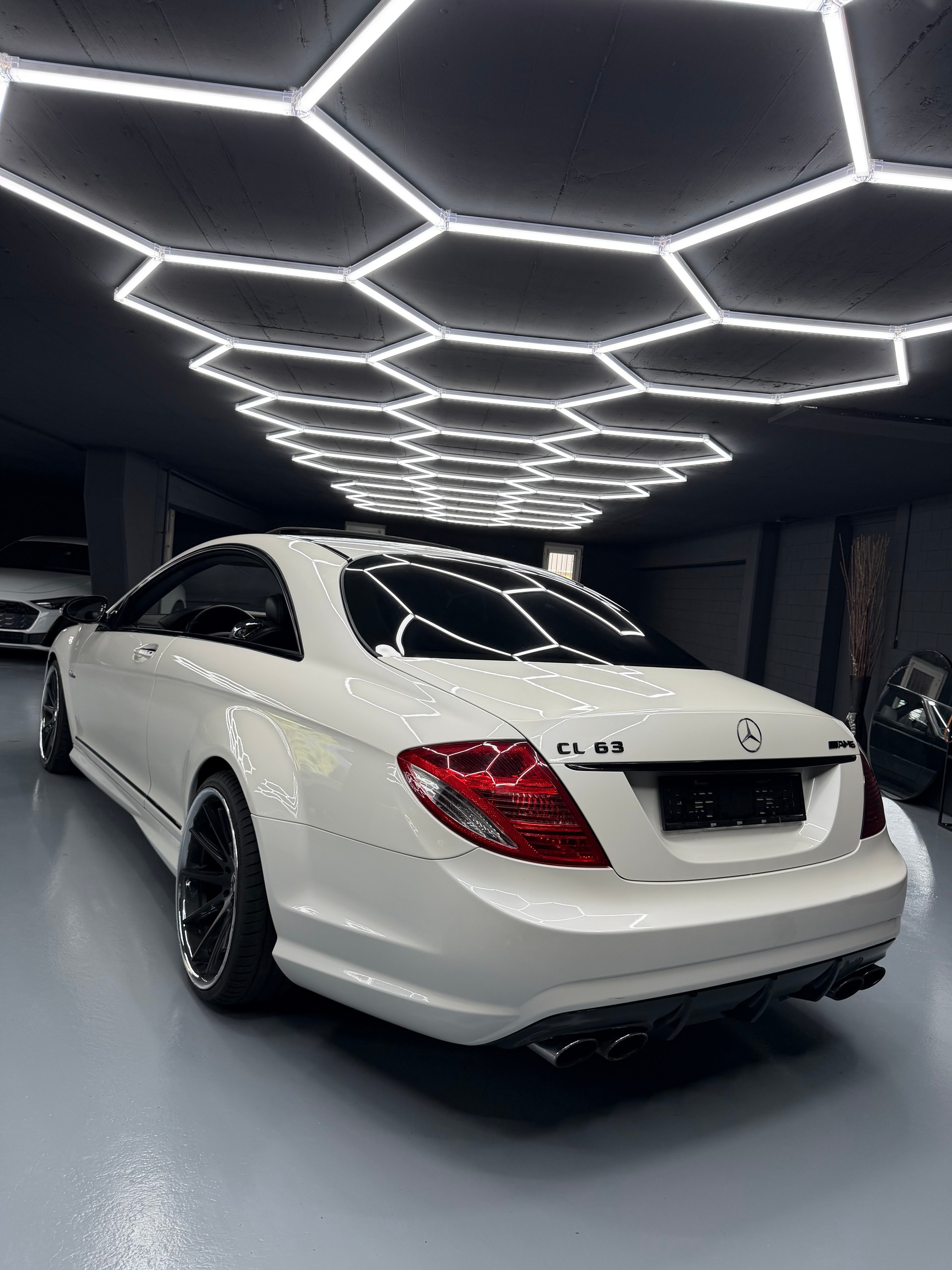 MERCEDES-BENZ CL 63 AMG 7G-Tronic-image-3