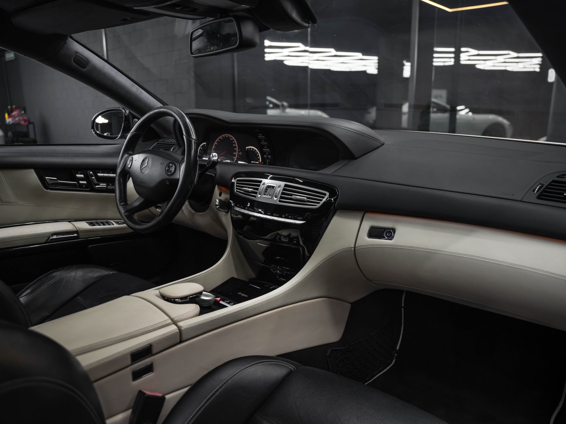 MERCEDES-BENZ CL 63 AMG 7G-Tronic-image-17