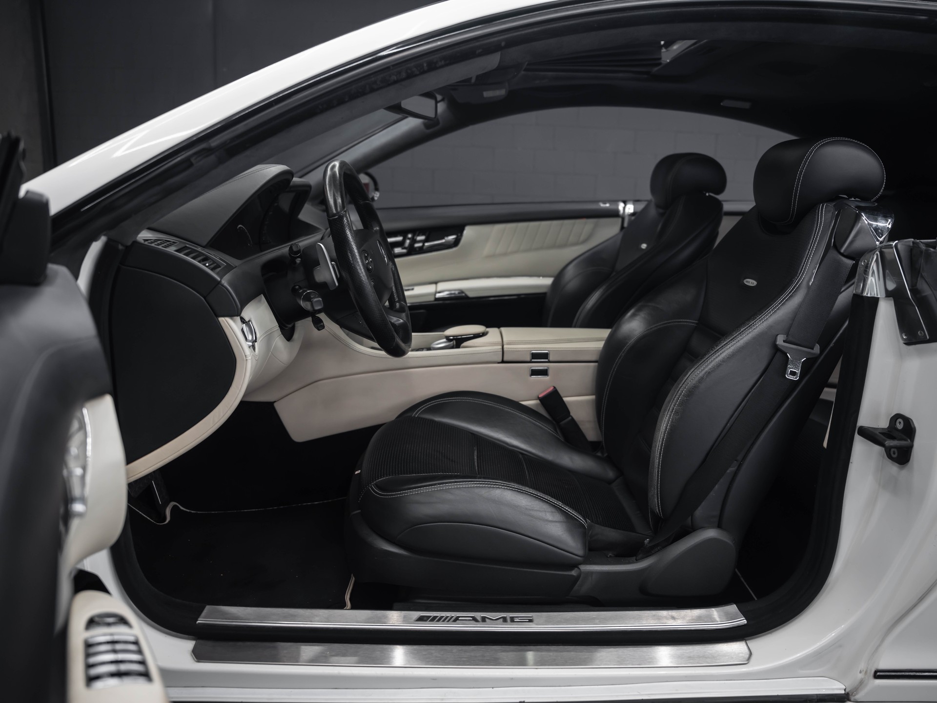 MERCEDES-BENZ CL 63 AMG 7G-Tronic-image-20