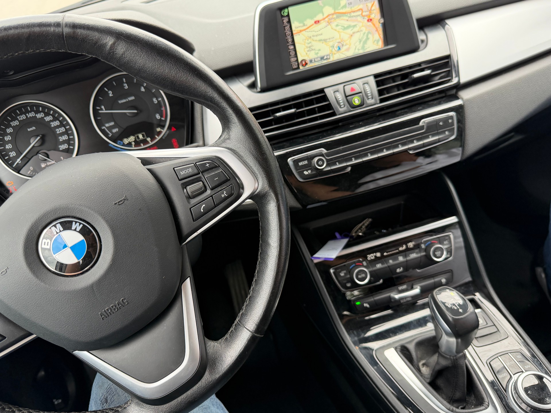 BMW 218d Active Tourer Sport Line Steptronic-image-7