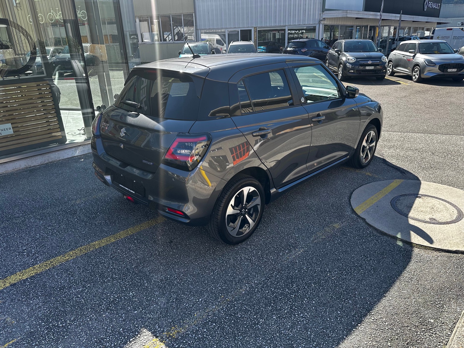 SUZUKI Swift 1.2 1st Edition Top Hybrid 4x4-image-4