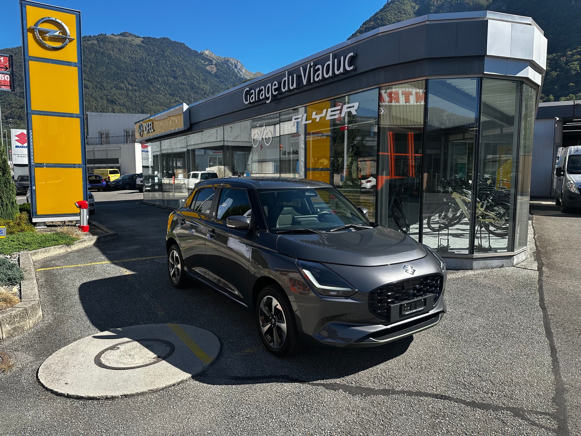 SUZUKI Swift 1.2 1st Edition Top Hybrid 4x4-image-0