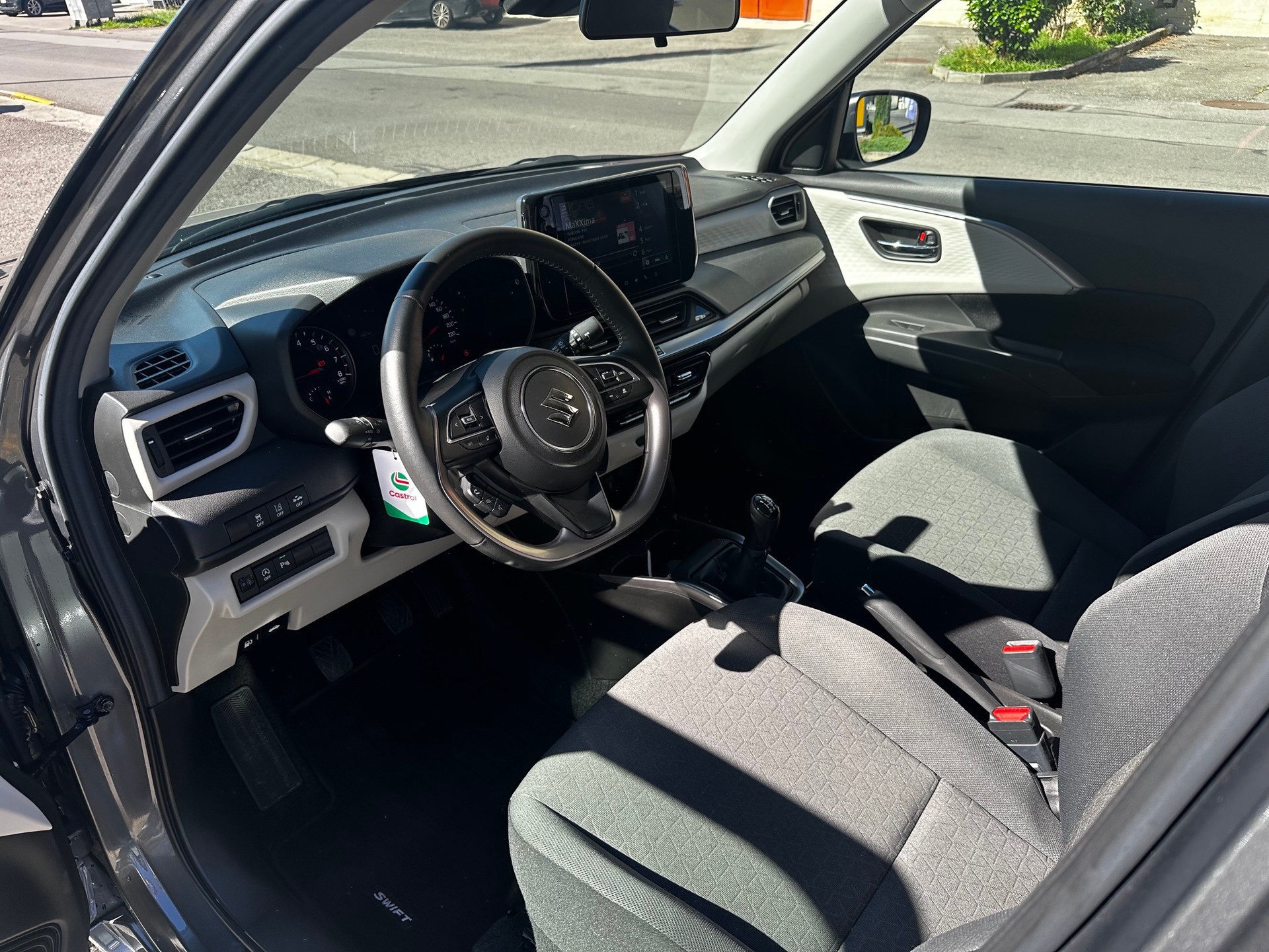 SUZUKI Swift 1.2 1st Edition Top Hybrid 4x4-image-7