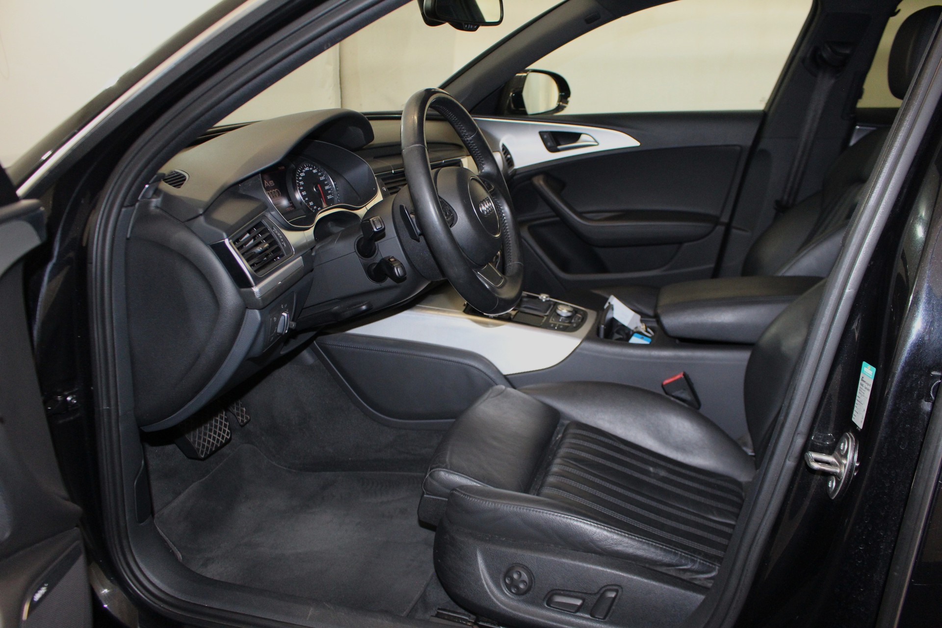 AUDI A6 Avant 3.0 V6 TFSI Ambiente q. S-Tr.-image-6