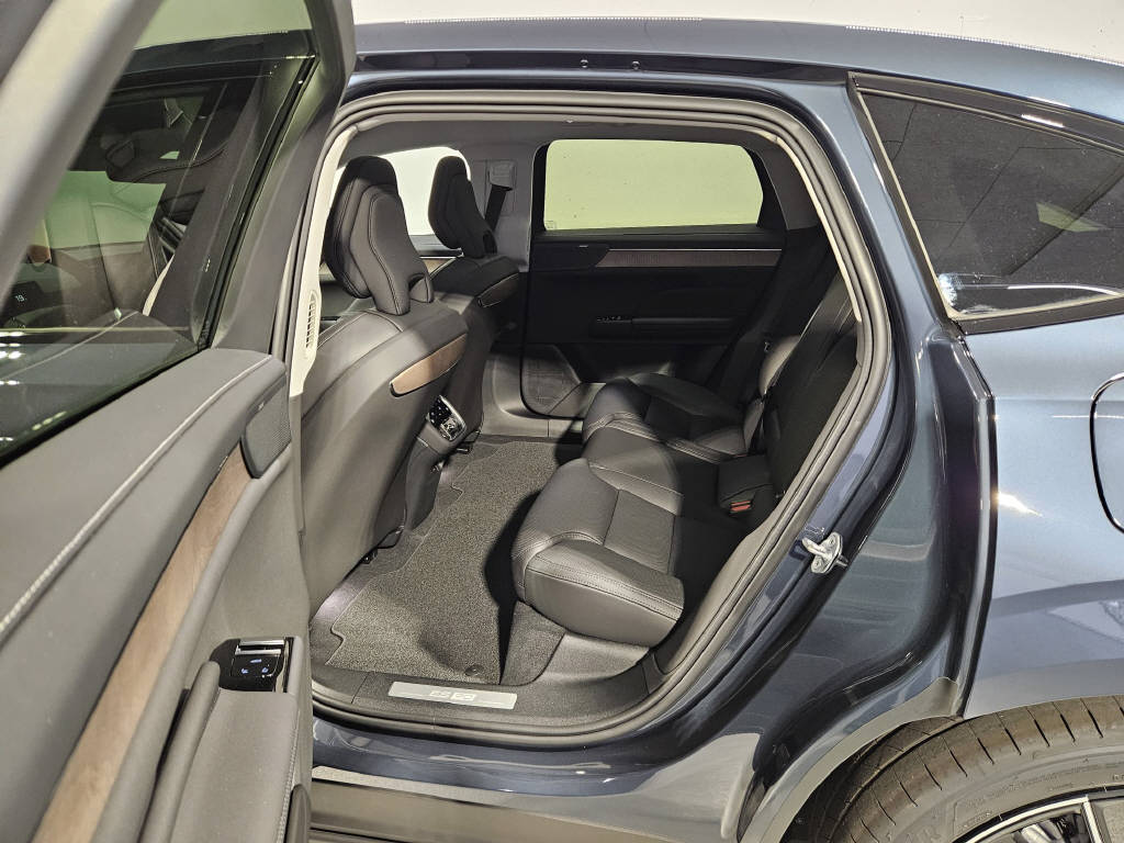 VOLVO ES90 Twin Ultra AWD-image-9