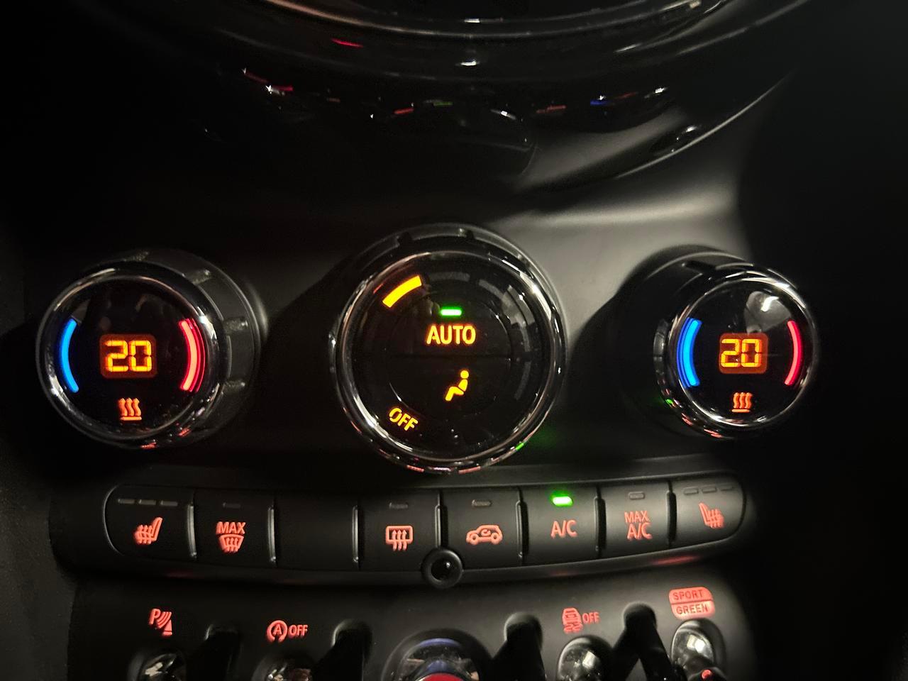 MINI Cabrio 2.0i John Cooper Works JCW-image-19
