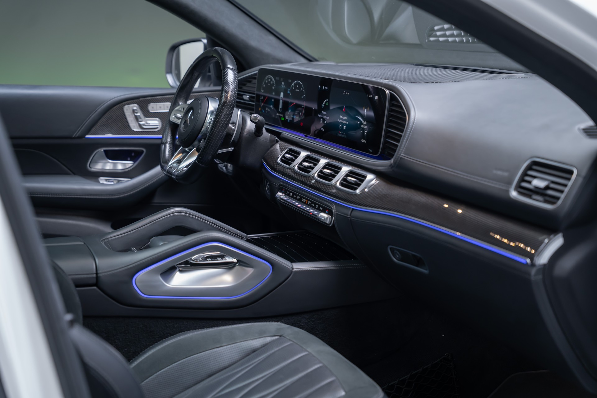 MERCEDES-BENZ GLE 53 AMG 4matic+ Coupé / Panorama-Glasdach / Burmester / HeadUp-image-24