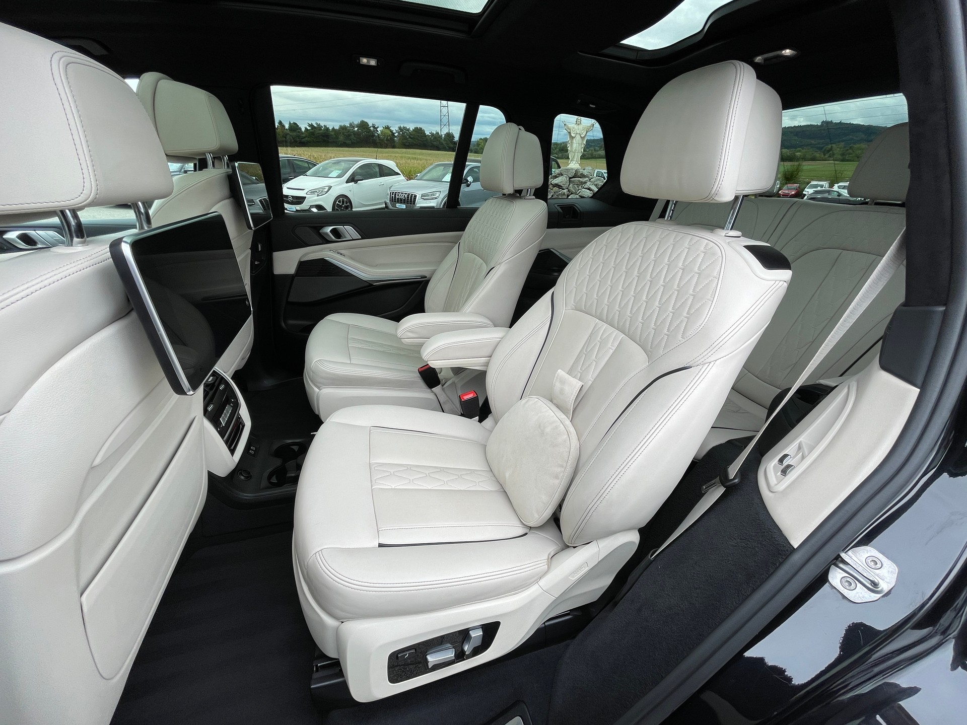 BMW X7 xDrive 30d Steptronic*First Class Paket*M Paket*6 Plätzer-image-13
