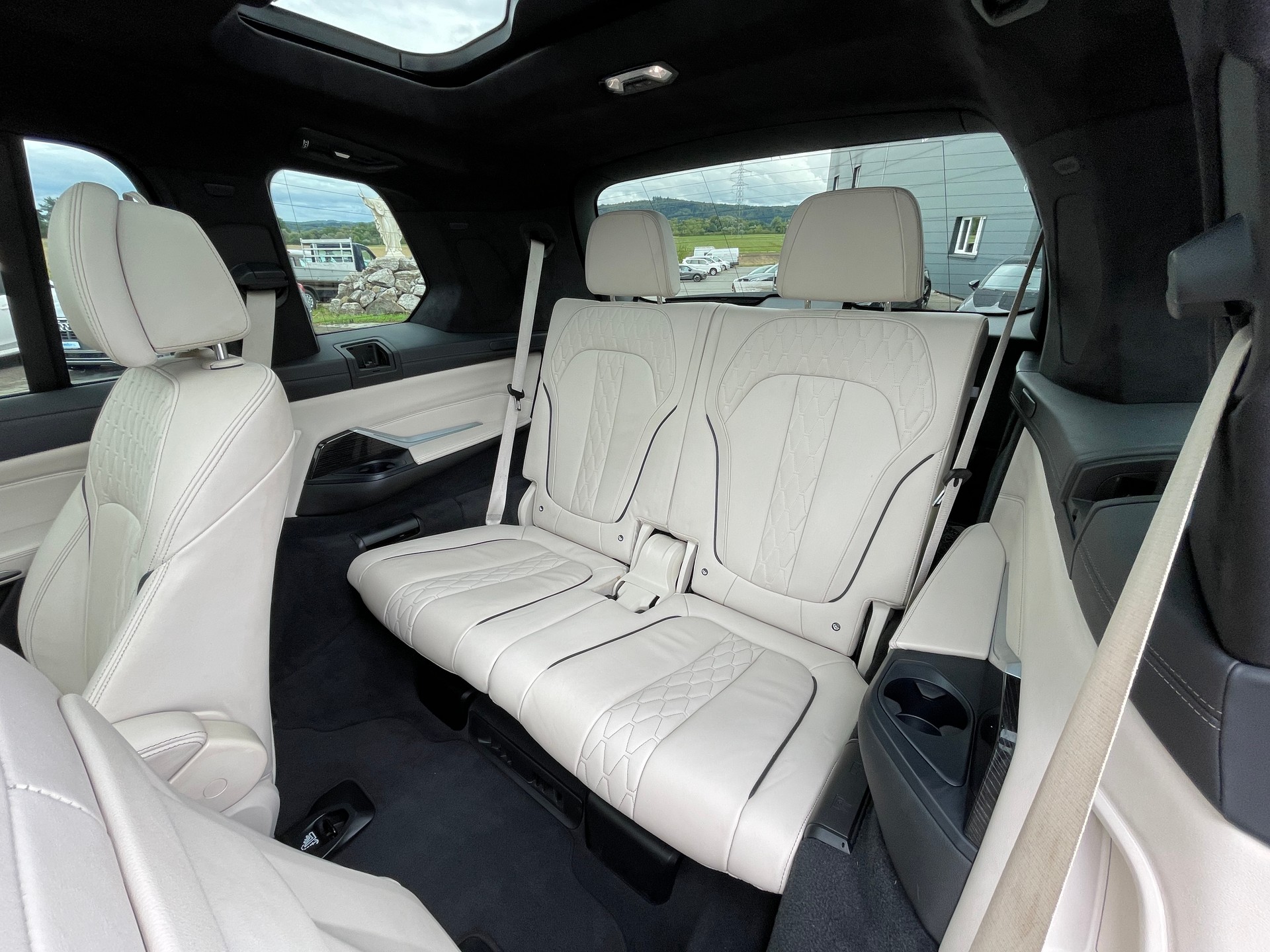 BMW X7 xDrive 30d Steptronic*First Class Paket*M Paket*6 Plätzer-image-14
