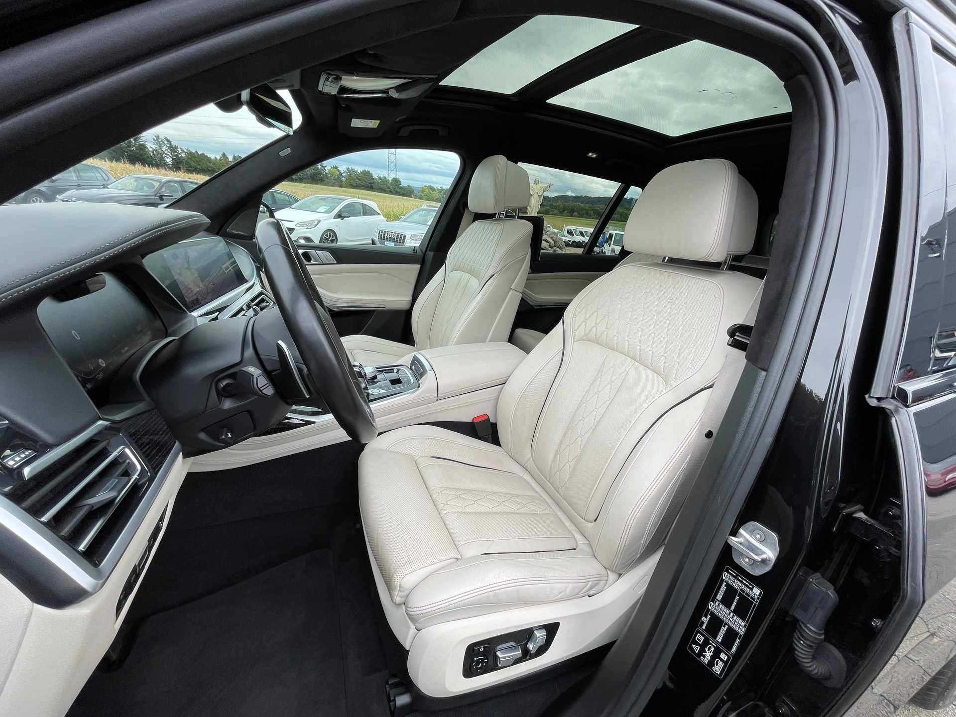 BMW X7 xDrive 30d Steptronic*First Class Paket*M Paket*6 Plätzer-image-11