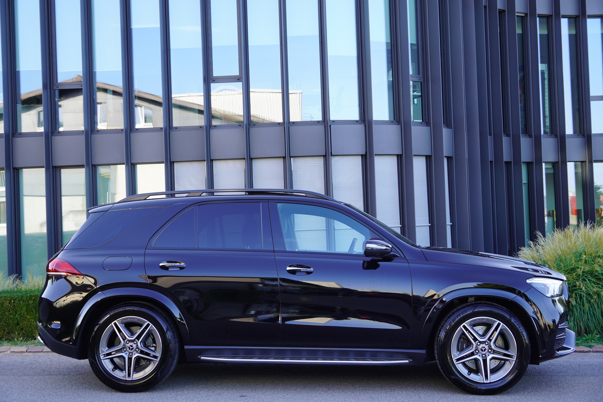 MERCEDES-BENZ GLE 400 d 4Matic AMG Line 9G-Tronic// CH Fahrzeug mit Gratis Service bis 100`000Km//-image-0