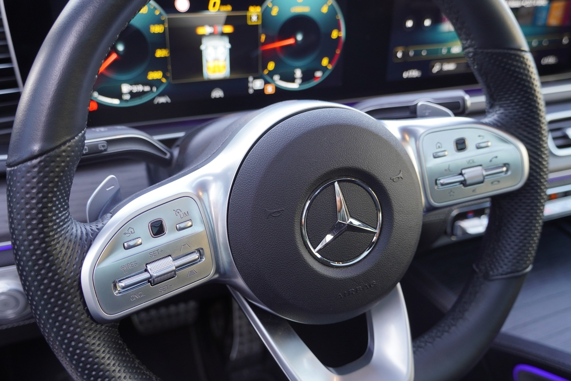 MERCEDES-BENZ GLE 400 d 4Matic AMG Line 9G-Tronic// CH Fahrzeug mit Gratis Service bis 100`000Km//-image-8