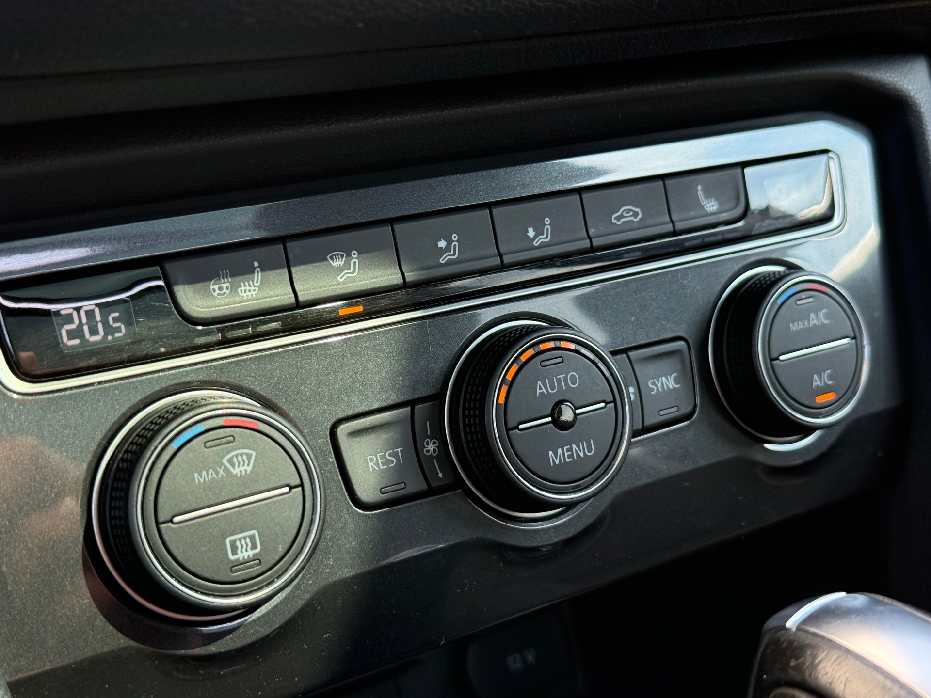 VW Tiguan Allspace 2.0TSI Highline 4Motion DSG-image-10
