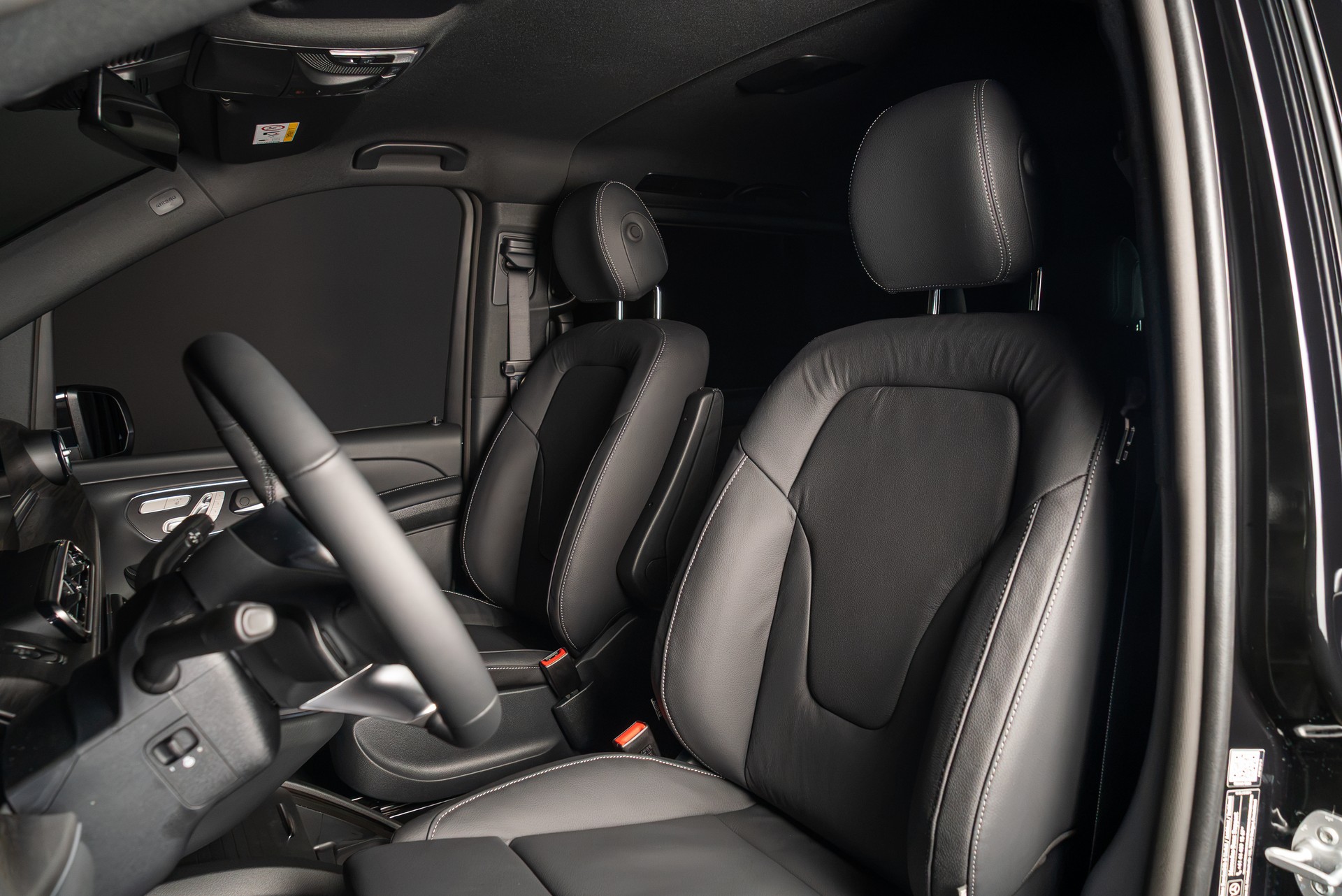 MERCEDES-BENZ V 300 d lang 4Matic Avantgarde 9G-Tronic-image-13
