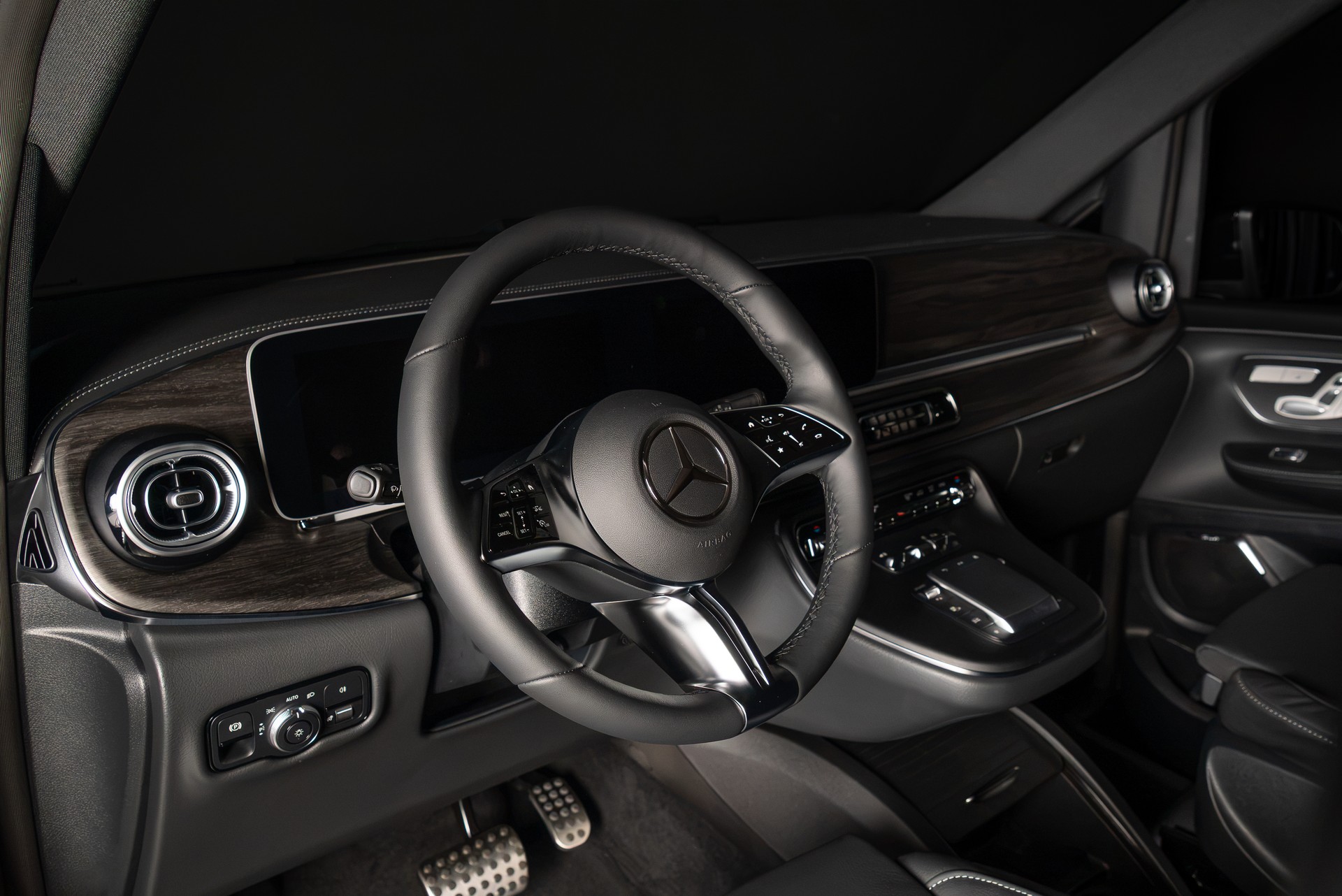 MERCEDES-BENZ V 300 d lang 4Matic Avantgarde 9G-Tronic-image-11