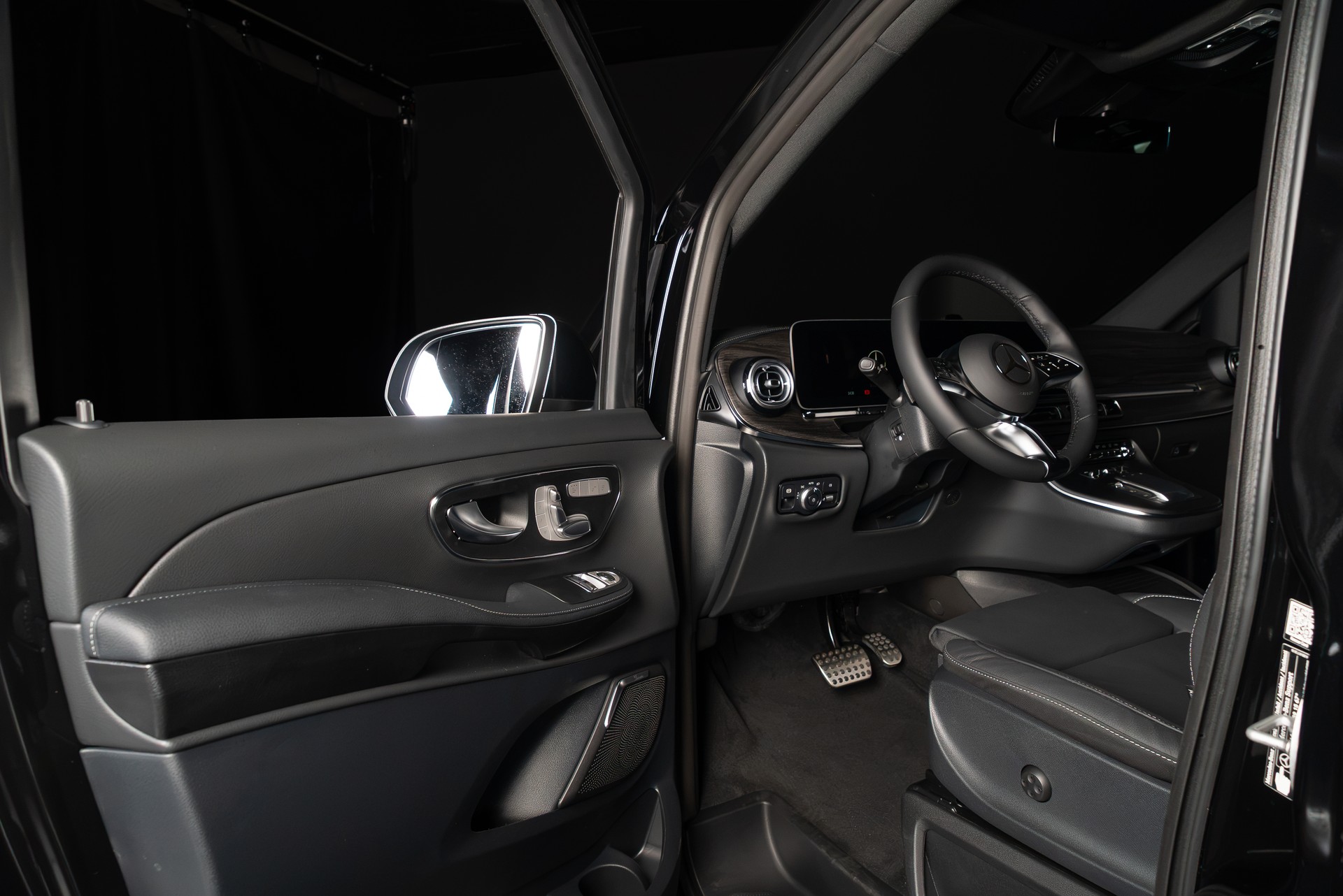 MERCEDES-BENZ V 300 d lang 4Matic Avantgarde 9G-Tronic-image-10