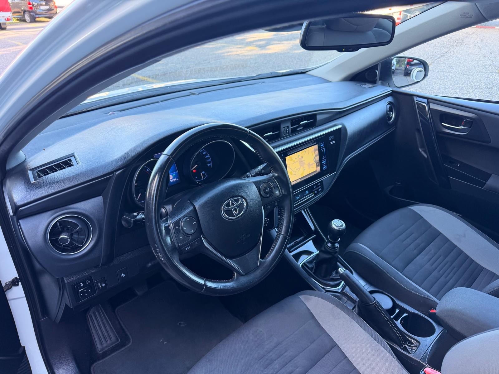 TOYOTA Auris Touring Sports 1.2 Turbo Comfort-image-8