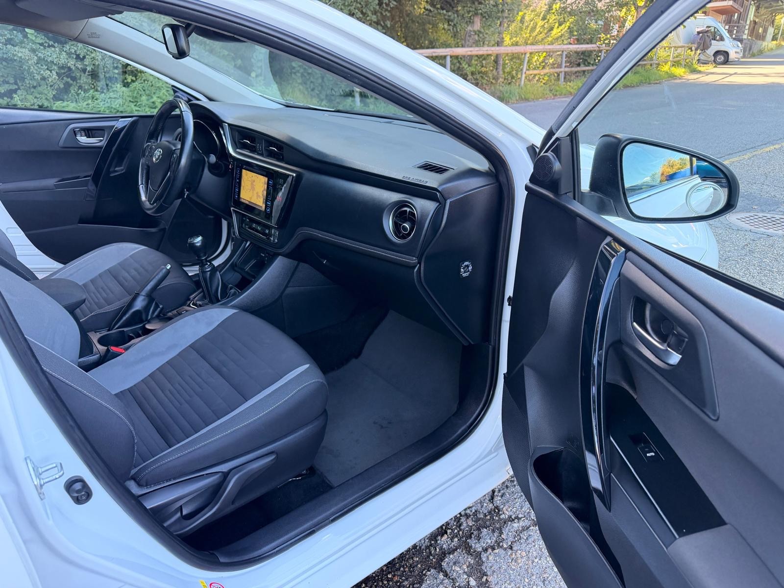 TOYOTA Auris Touring Sports 1.2 Turbo Comfort-image-12