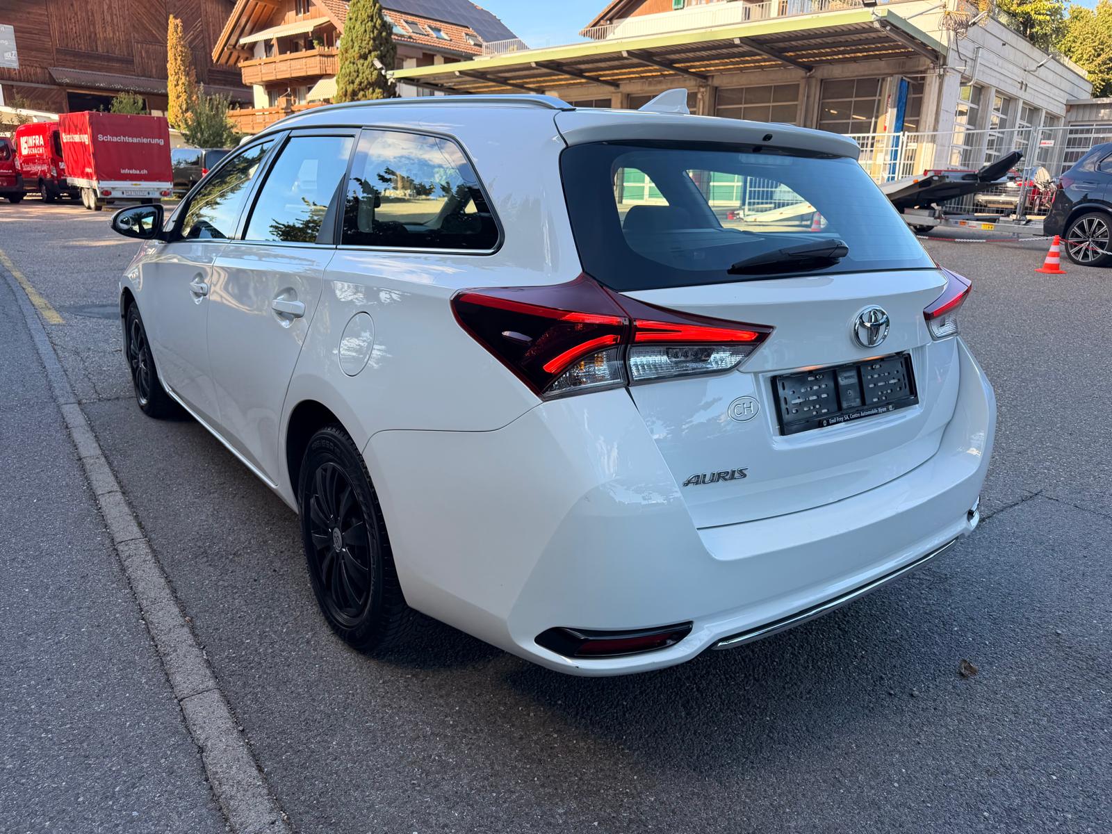 TOYOTA Auris Touring Sports 1.2 Turbo Comfort-image-3