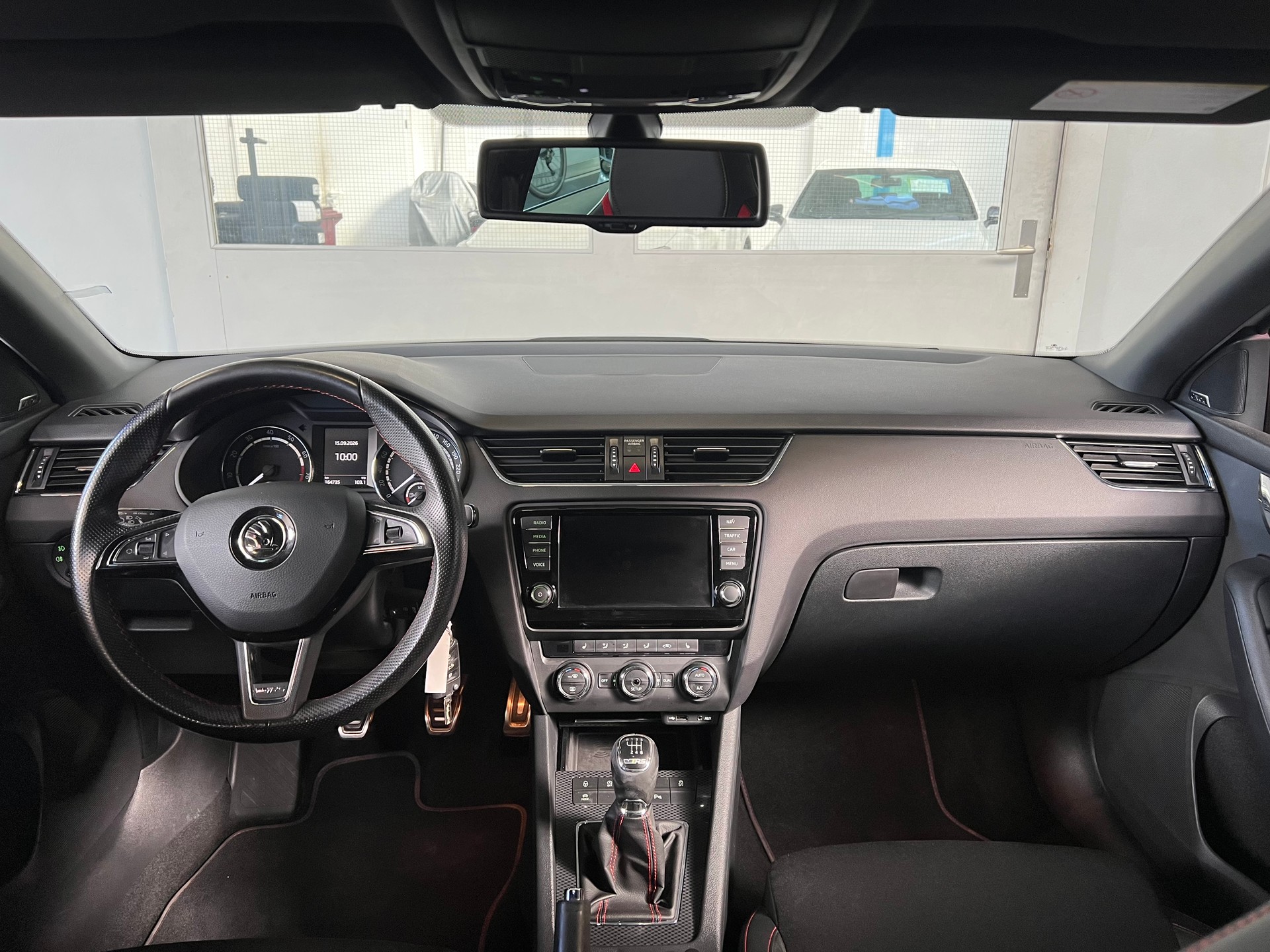 SKODA Octavia Combi 2.0 TSI RS-image-4