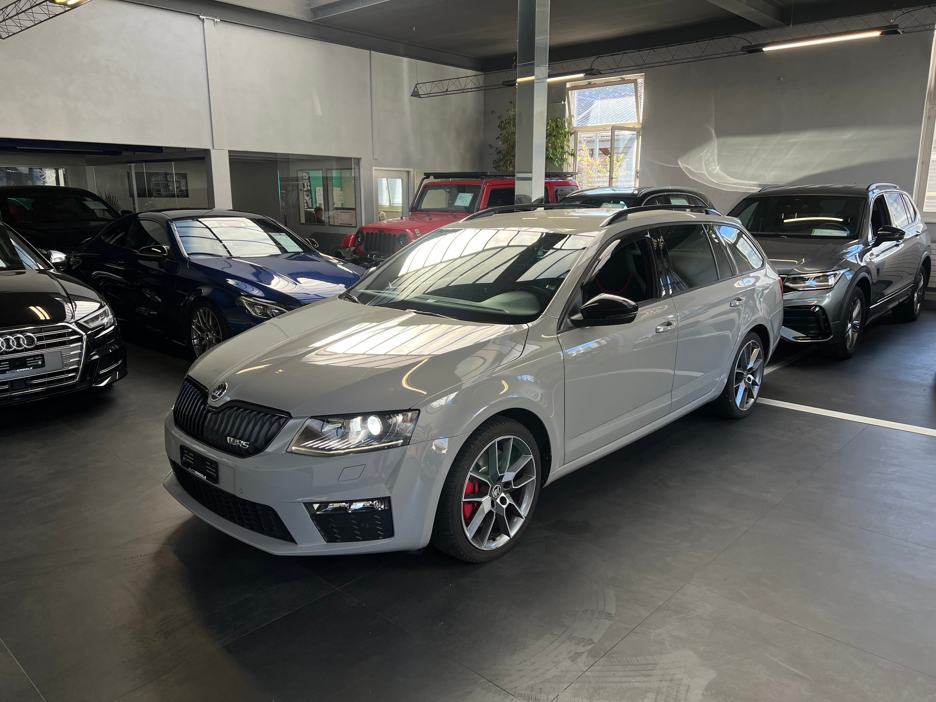 SKODA Octavia Combi 2.0 TSI RS-image-0