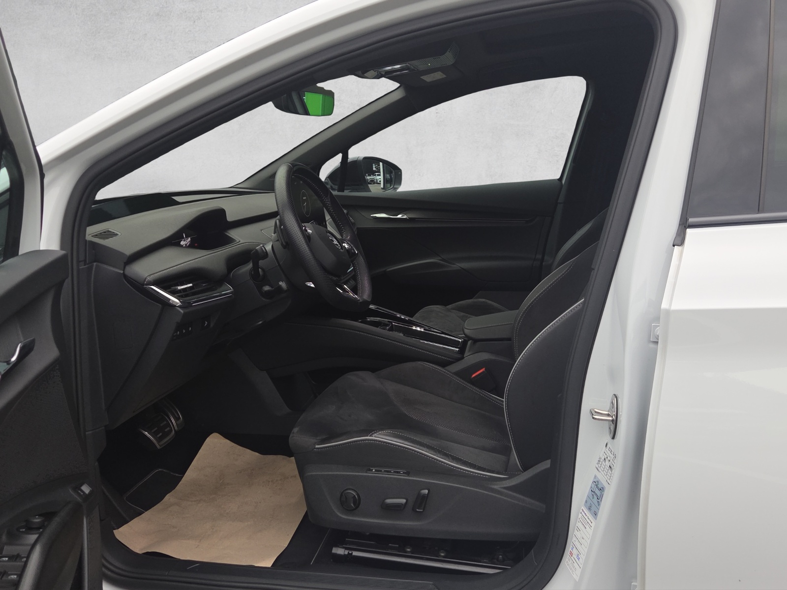 SKODA Enyaq iV 80 SportLine-image-8