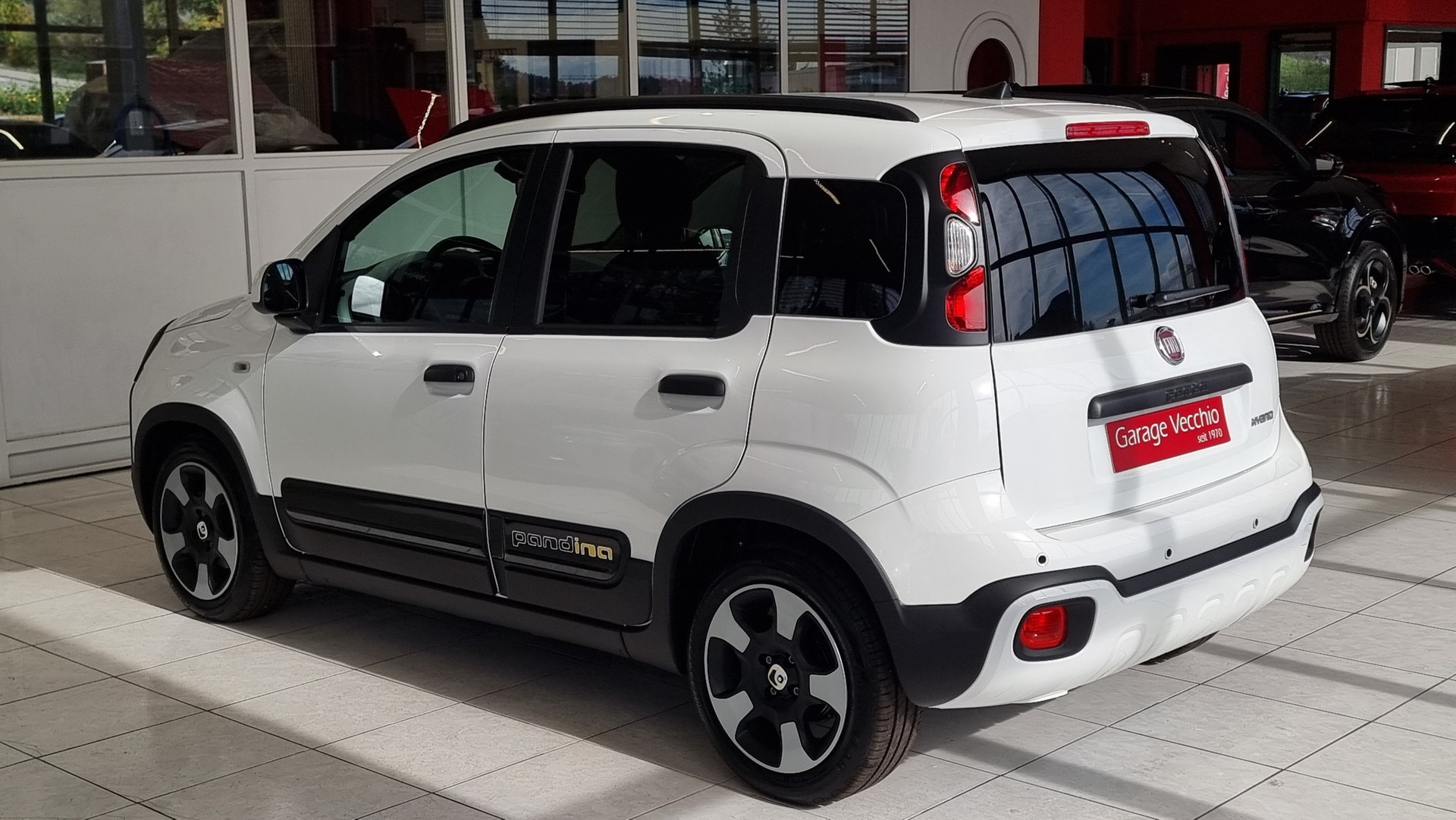 FIAT Panda 1.0 Hybrid Cross-showroom-element-3
