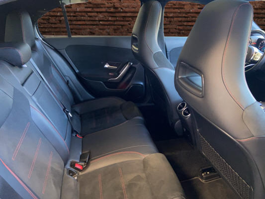 MERCEDES-BENZ A 200 AMG Line-image-12