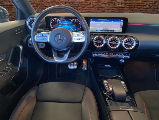 MERCEDES-BENZ A 200 AMG Line-image-9