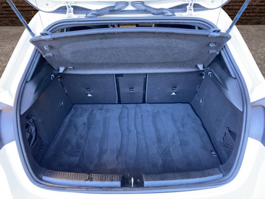 MERCEDES-BENZ A 200 AMG Line-image-6