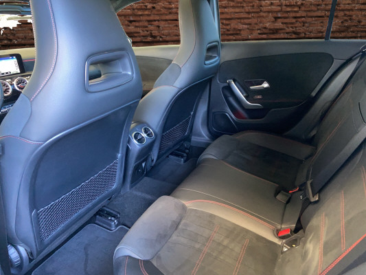 MERCEDES-BENZ A 200 AMG Line-image-13