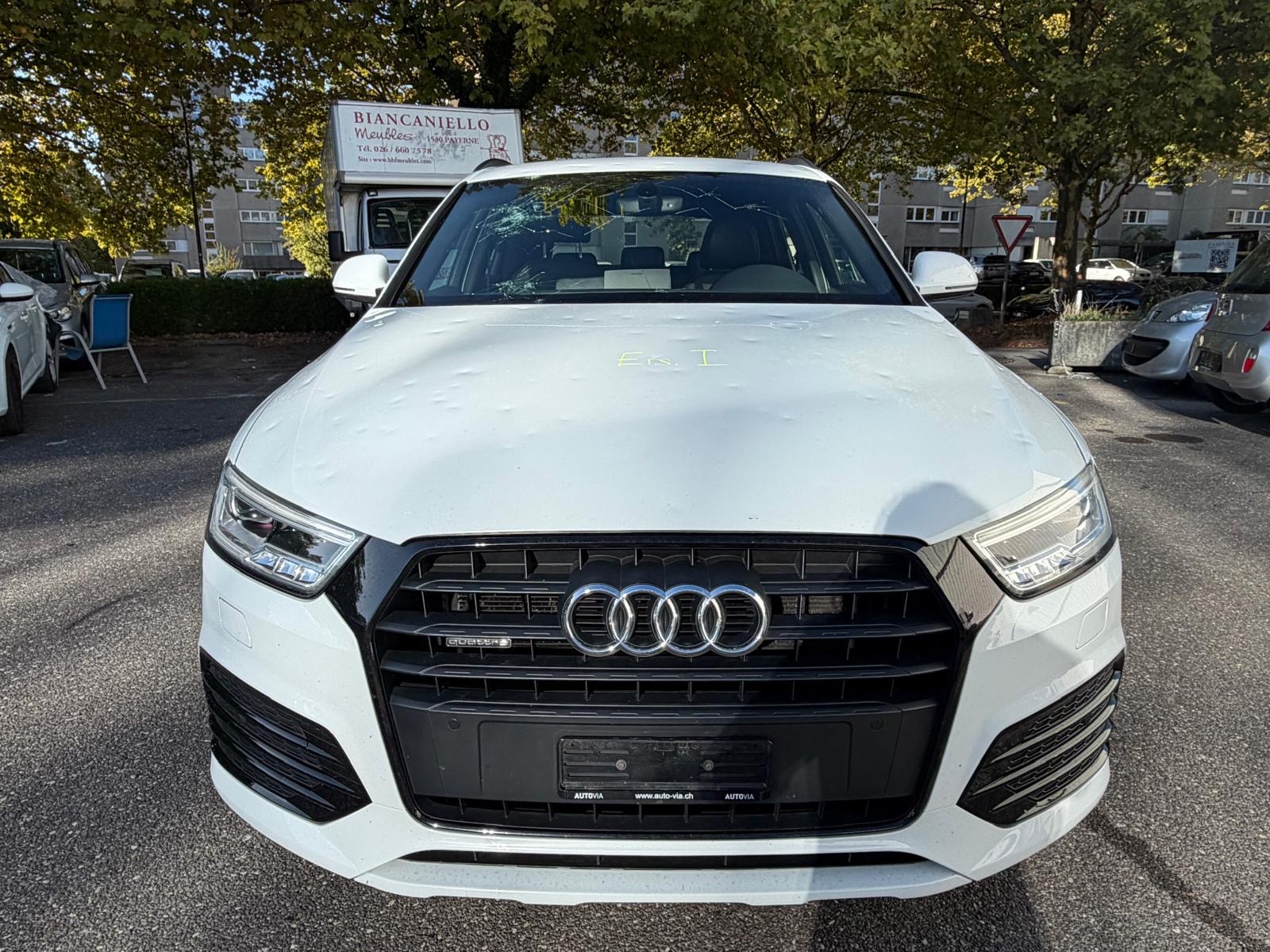 AUDI Q3 2.0 TDI design quattro S-tronic-image-2