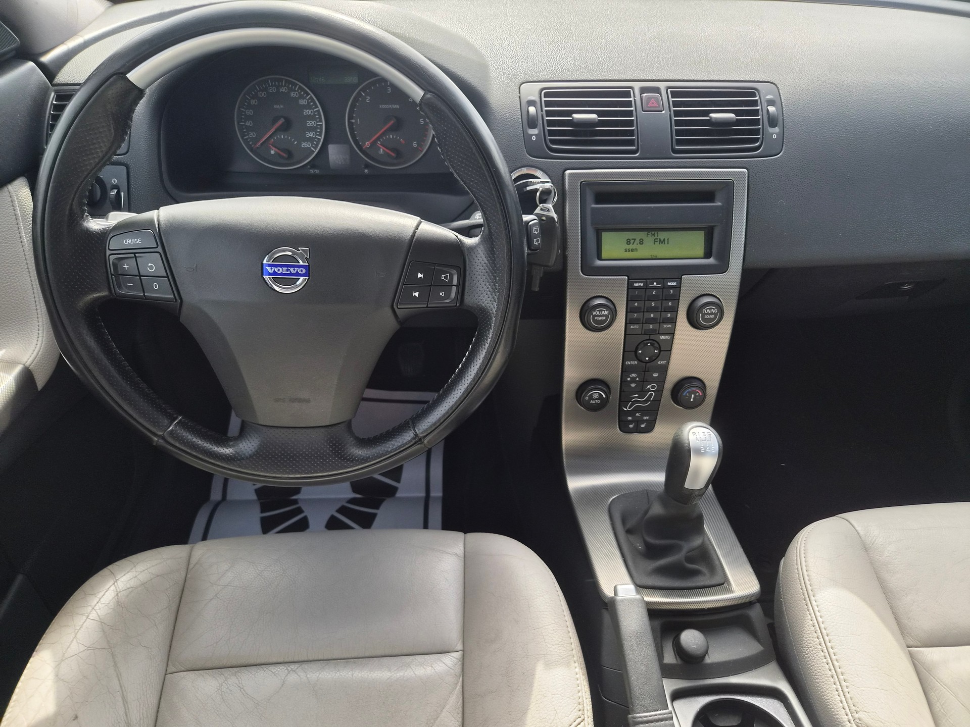 VOLVO V50 2.0D Summum-image-10