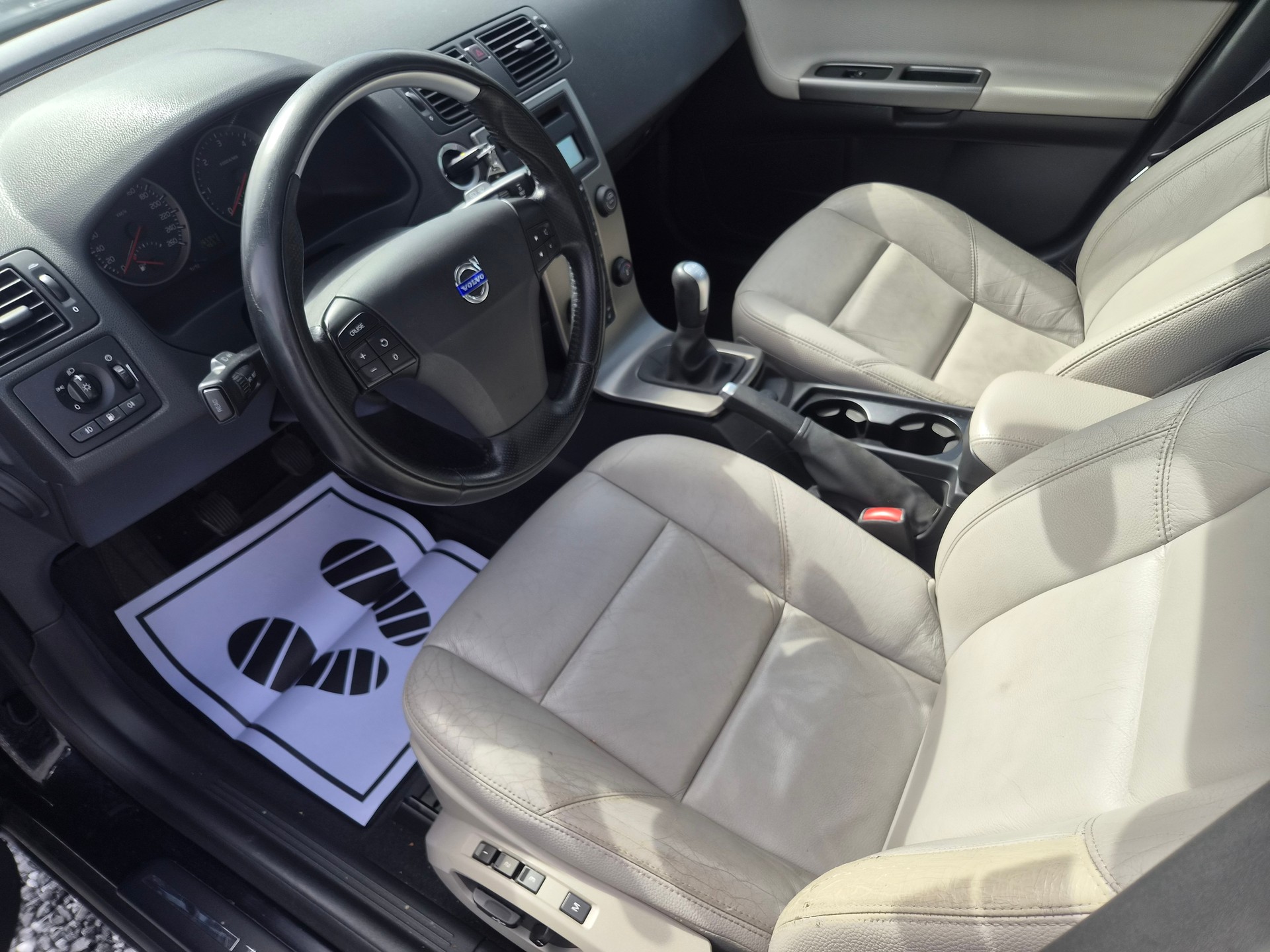 VOLVO V50 2.0D Summum-image-11
