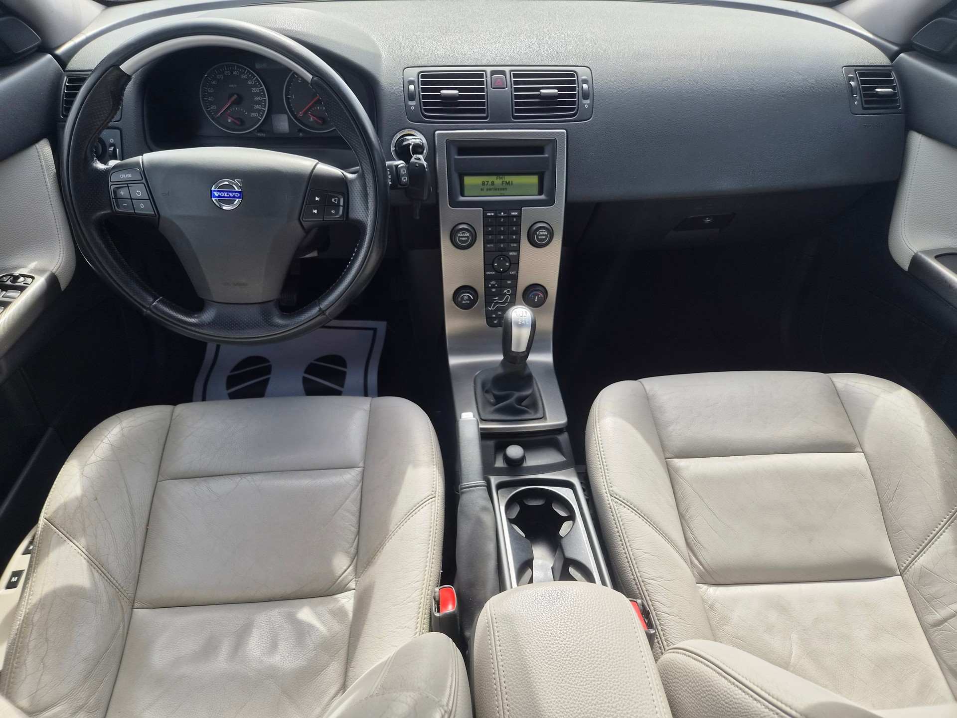 VOLVO V50 2.0D Summum-image-12