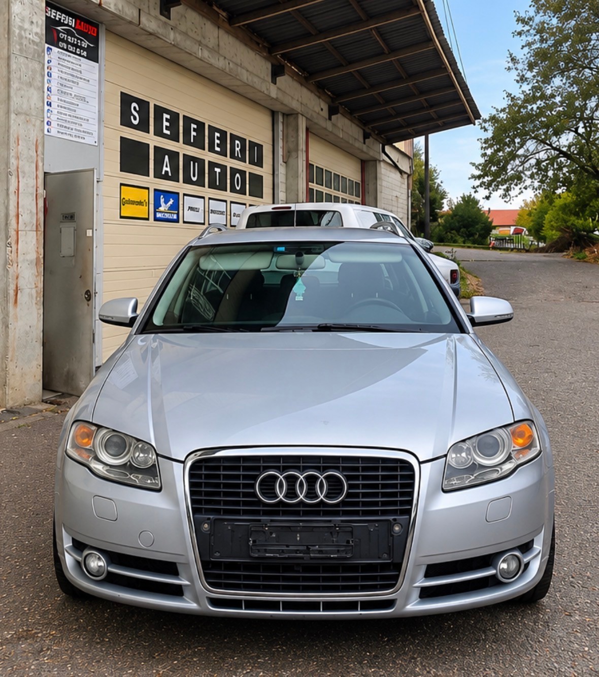 AUDI A4 Avant 2.0 TDI-image-4