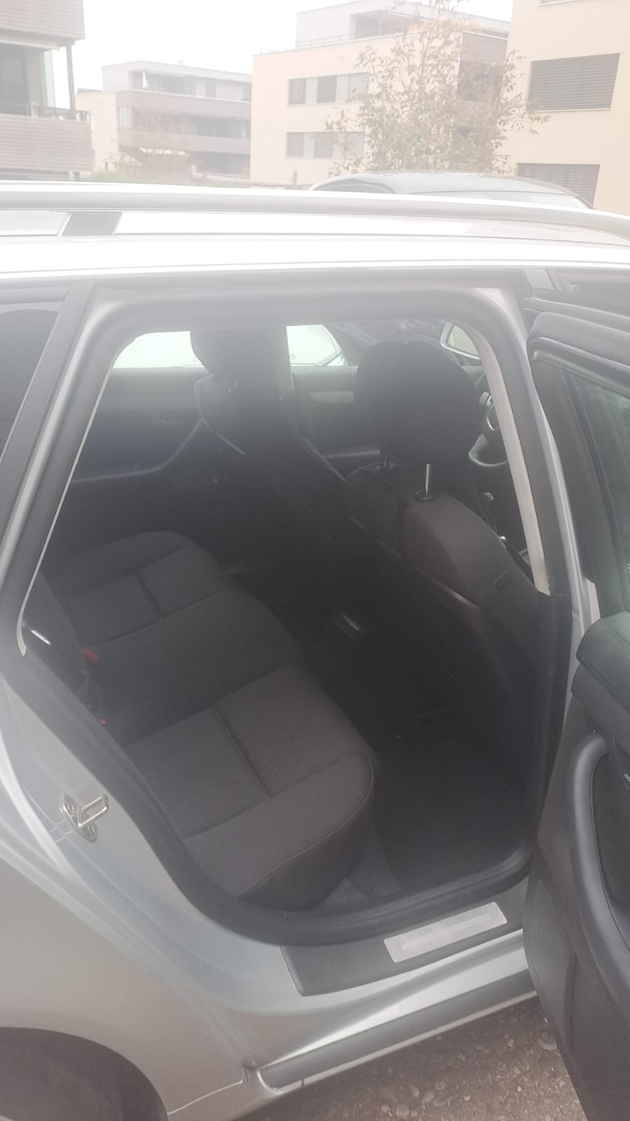 AUDI A4 Avant 2.0 TDI-image-7