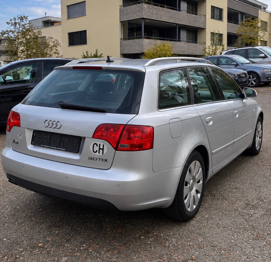 AUDI A4 Avant 2.0 TDI-image-2