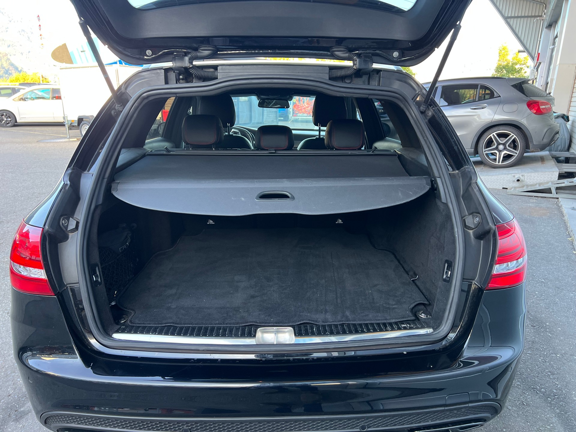 MERCEDES-BENZ C 43 AMG 4Matic 9G-Tronic-image-9
