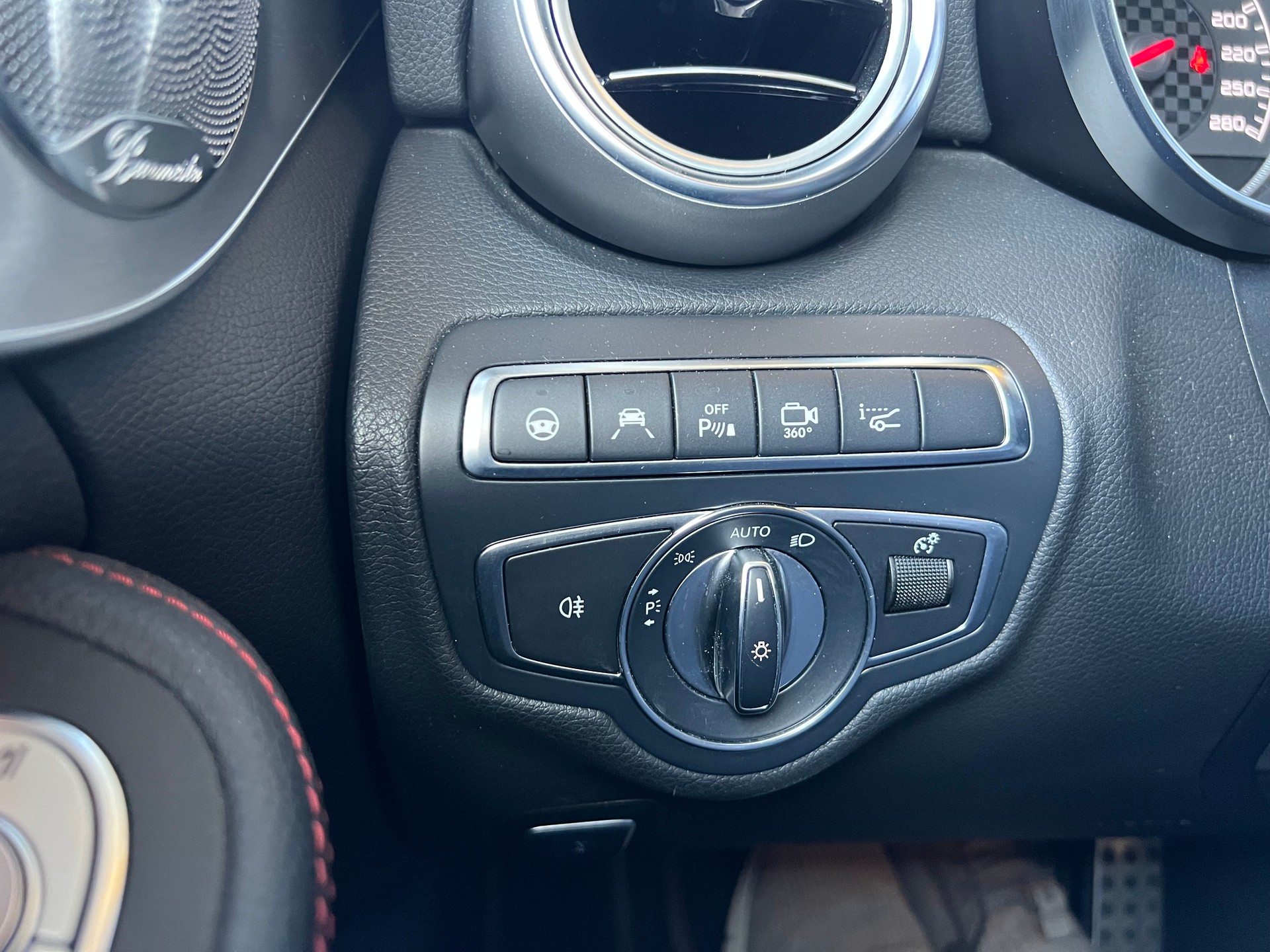 MERCEDES-BENZ C 43 AMG 4Matic 9G-Tronic-image-22