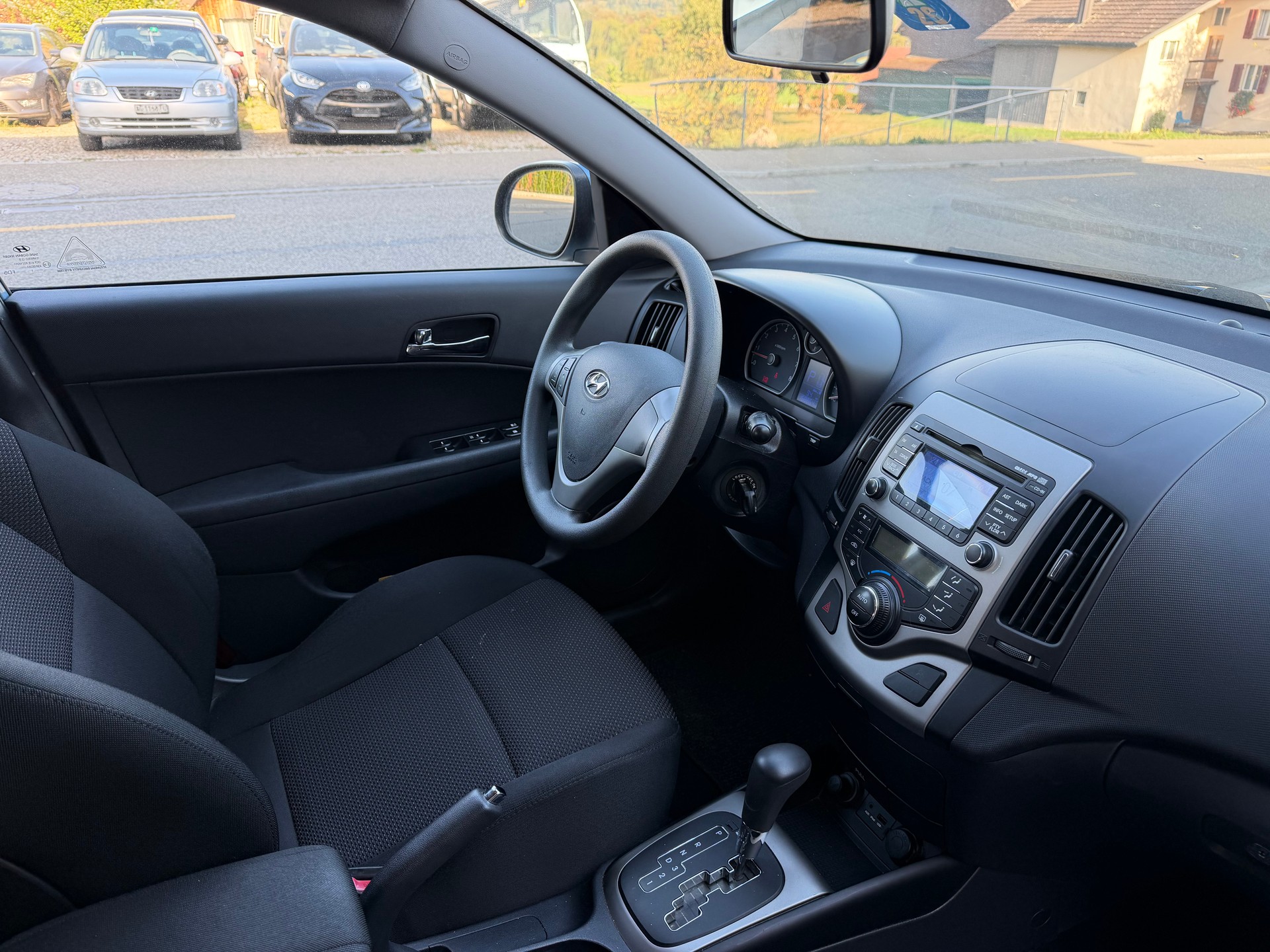 HYUNDAI i30 1.6 Style Automatic-image-9