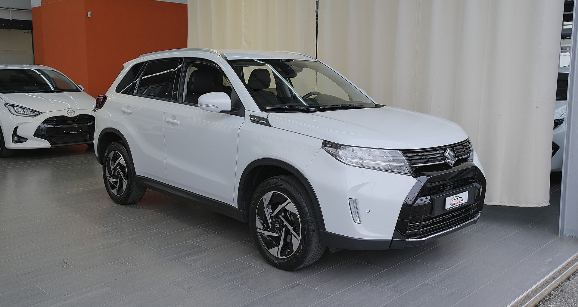 SUZUKI Vitara 1.4 Boosterjet Compact Top 4x4 Hybrid Automatic-image-28