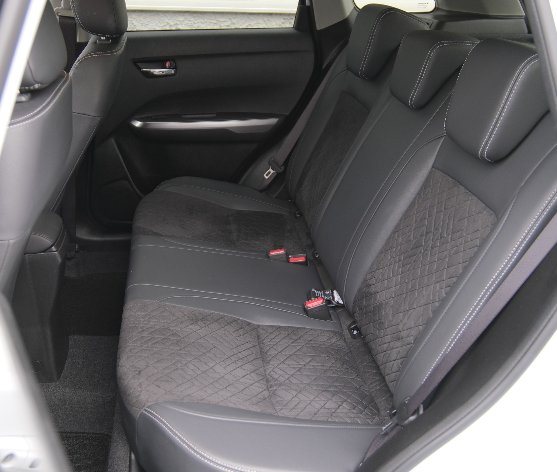 SUZUKI Vitara 1.4 Boosterjet Compact Top 4x4 Hybrid Automatic-image-23
