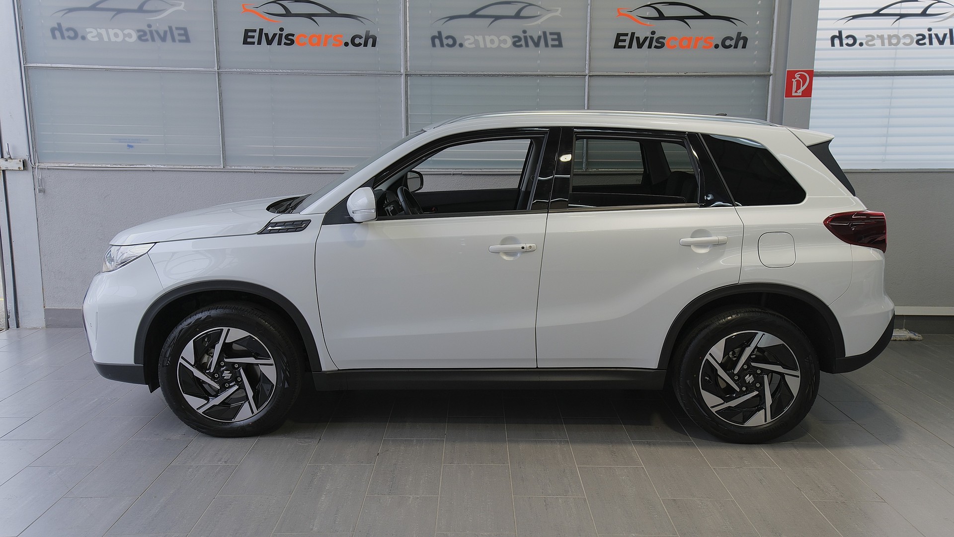 SUZUKI Vitara 1.4 Boosterjet Compact Top 4x4 Hybrid Automatic-image-8